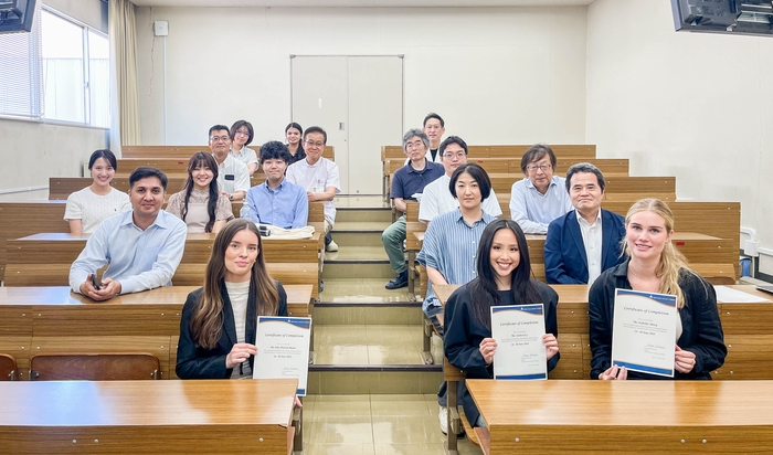 海外協定校からの学生(マレーシア・タイ・スウェーデン・インドネシア・韓国)の短期研修を行いました(歯学部)