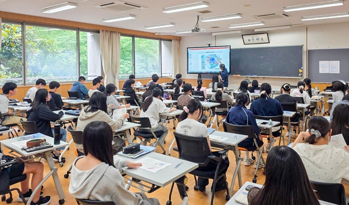 上海日本人学校で本学教員が学びを提供