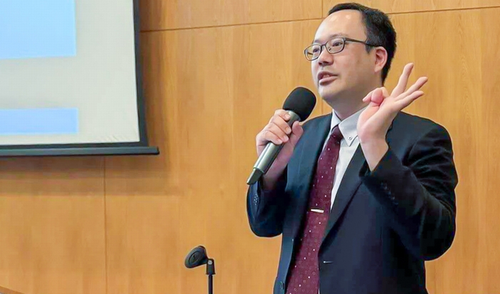 本学歯学部教員が駐上海日本国総領事館のイベントで健康講座を実施しました